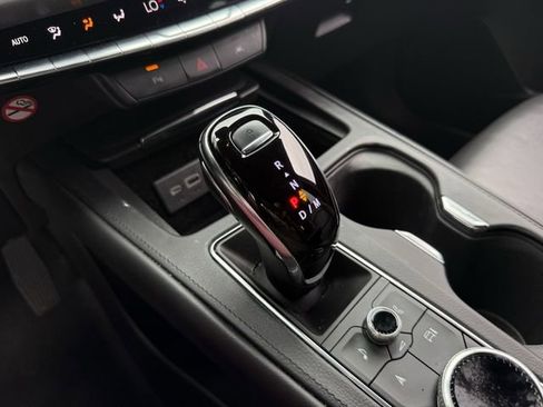 Used 2024 Cadillac XT4 Premium Luxury FWD image 19