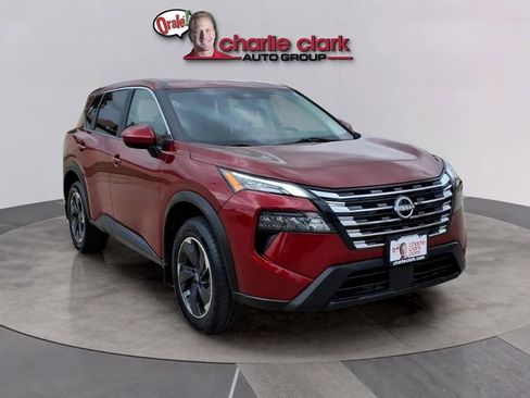 Used 2024 Nissan Rogue SV FWD image 8