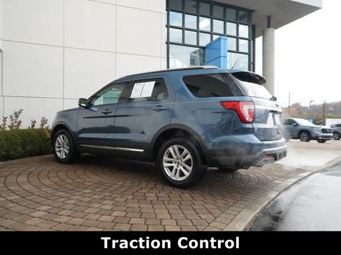 Used 2018 Ford Explorer XLT w/ Equipment Group 202A image 19
