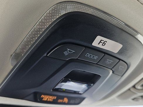 Used 2025 Toyota Corolla LE image 15