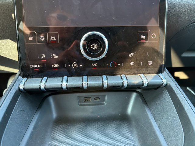 Used 2025 GMC Terrain Elevation AWD/4WD image 22