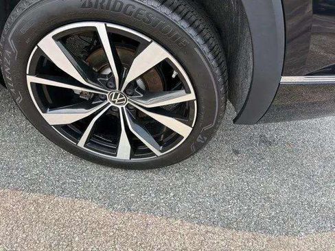 Certified 2026 Volkswagen Atlas SEL Premium R-Line AWD/4WD image 34