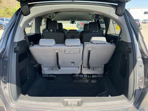Used 2023 Honda Odyssey EX image 17