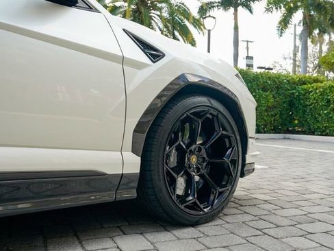Used 2023 Lamborghini Urus Performante image 54