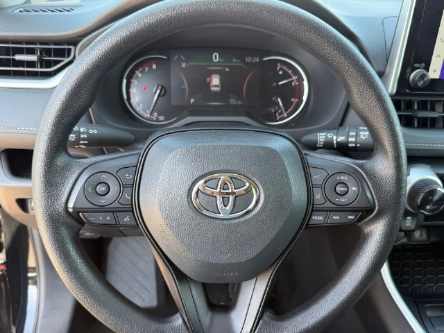 Used 2025 Toyota RAV4 XLE FWD image 14