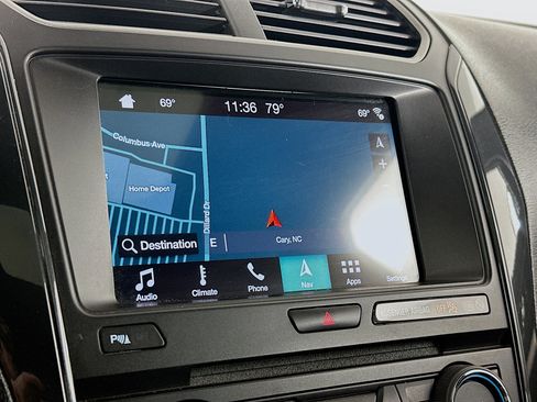 Used 2018 Ford Explorer XLT w/ Equipment Group 202A AWD/4WD image 22