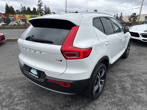 Used 2019 Volvo XC40 T5 Momentum image 8