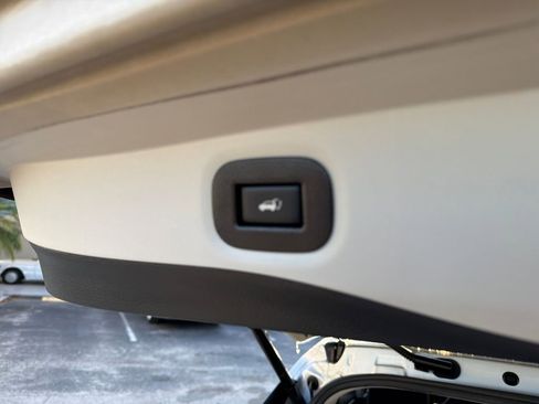 Used 2016 Nissan Rogue SV w/ SV Premium Package image 36