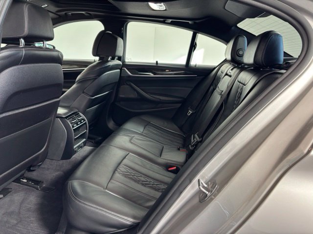 Used 2019 BMW M550i xDrive w/ Dynamic Handling Package AWD/4WD image 19