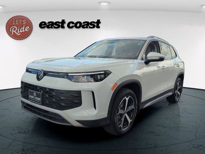 New 2025 Volkswagen Tiguan SE