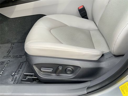 Used 2022 Toyota Camry XLE image 26