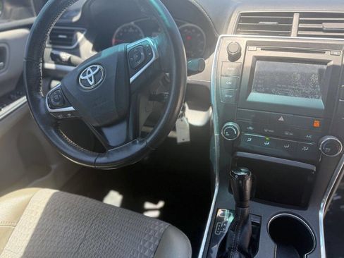Used 2015 Toyota Camry SE FWD image 12