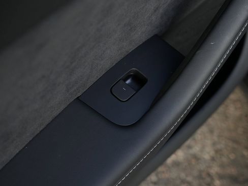 Used 2023 Tesla Model Y Long Range image 24