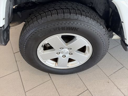 Used 2012 Jeep Wrangler Unlimited Sahara w/ Connectivity Group image 17