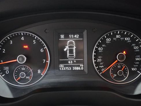 Used 2012 Volkswagen Jetta GLI FWD image 12