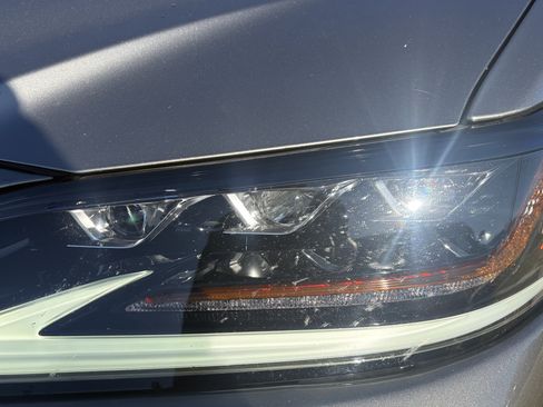 Used 2019 Lexus ES 300h w/ Luxury Package image 6