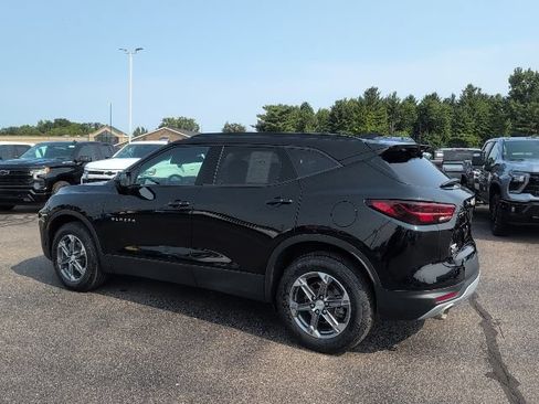 Used 2023 Chevrolet Blazer LT w/ Convenience Package FWD image 4