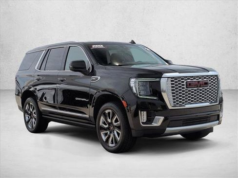 Used 2021 GMC Yukon Denali w/ Denali Premium Package AWD/4WD image 3