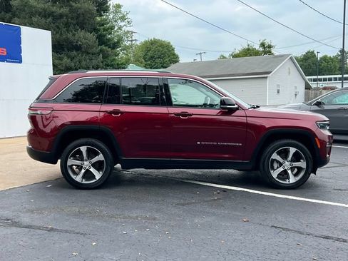 Used 2023 Jeep Grand Cherokee Limited AWD/4WD image 49