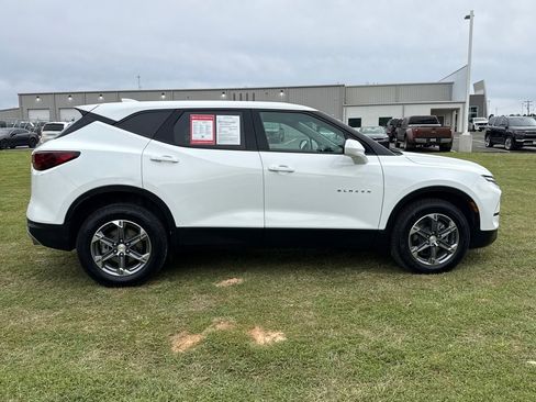 Used 2023 Chevrolet Blazer LT image 9