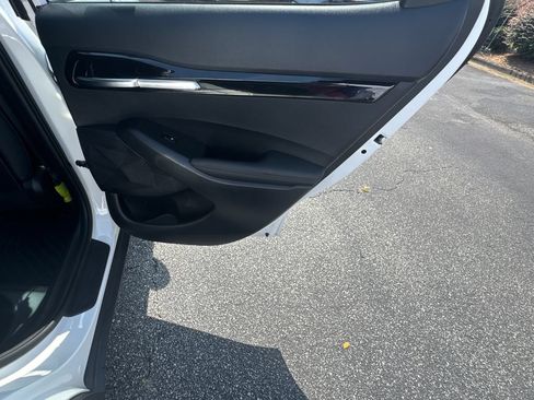Certified 2025 Kia Seltos EX w/ EX Sunroof Package AWD/4WD image 16