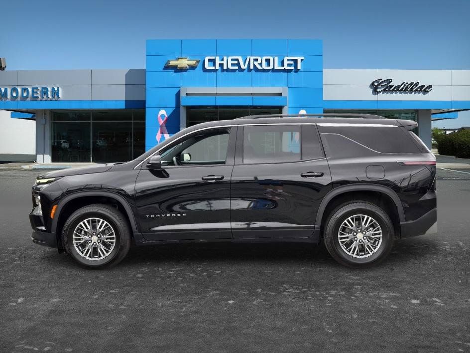 Certified 2026 Chevrolet Traverse LT FWD image 2