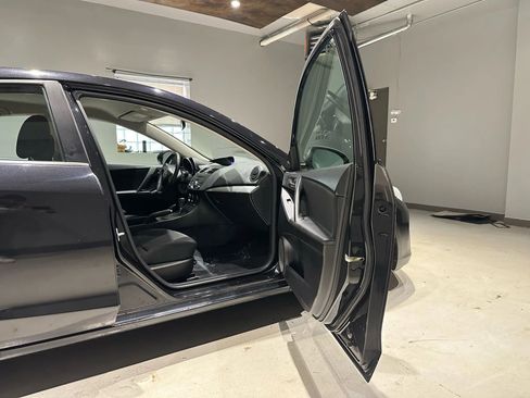 Used 2013 MAZDA MAZDA3 i Touring image 24