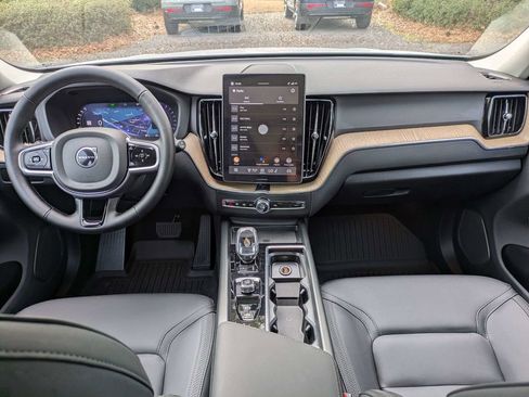 New 2026 Volvo XC60 B5 Core AWD/4WD image 15