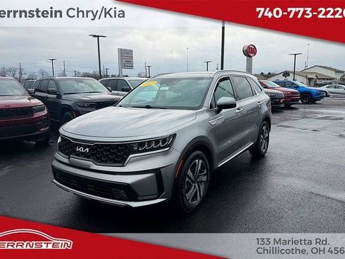 Used 2023 Kia Sorento EX image 3