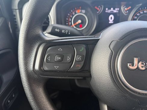 Used 2025 Jeep Wrangler Sport AWD/4WD image 18
