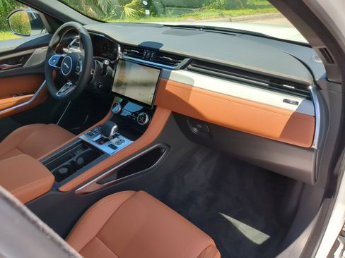 New 2026 Jaguar F-PACE R-Dynamic S image 11