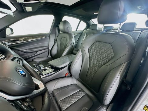 Used 2023 BMW 530i w/ Convenience Package image 13