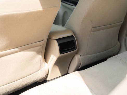 Used 2014 Toyota Camry LE FWD image 22