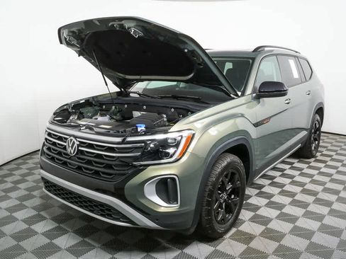Certified 2025 Volkswagen Atlas Peak Edition SE image 33