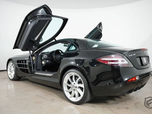 Used 2006 Mercedes-Benz SLR image 11