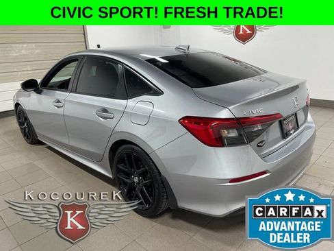 Used 2022 Honda Civic Sport image 4