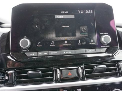 Used 2025 Nissan Pathfinder SV FWD image 22