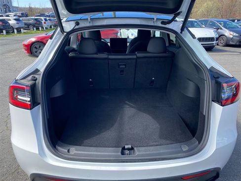 Used 2023 Tesla Model Y AWD image 14