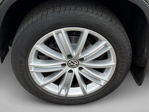 Used 2016 Volkswagen Tiguan SE AWD/4WD image 9