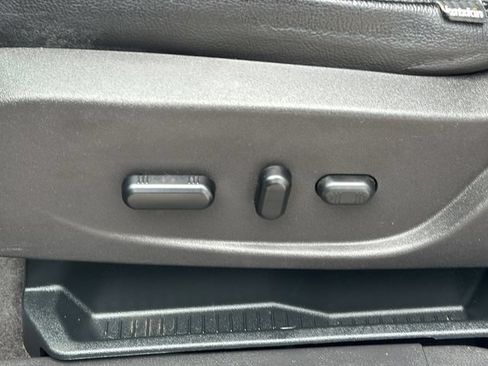 Used 2018 Ford Escape SE FWD image 11
