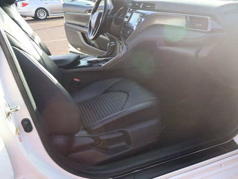 Used 2019 Toyota Camry SE image 29