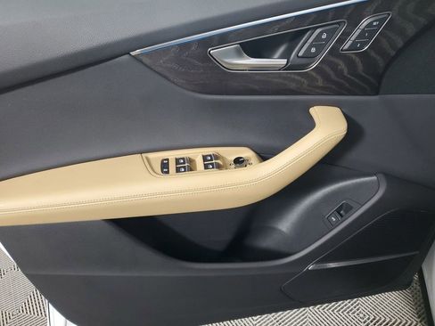 Used 2025 Audi Q8 Premium Plus image 19