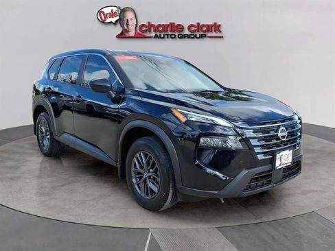 Used 2025 Nissan Rogue S image 7