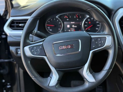 Certified 2022 GMC Acadia SLE w/ Driver Convenience Package image 12