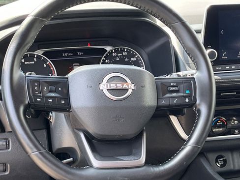 Used 2025 Nissan Rogue SV FWD image 30
