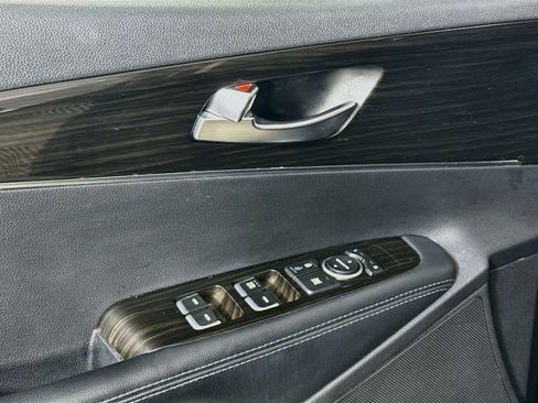 Used 2020 Kia Sorento L FWD image 24