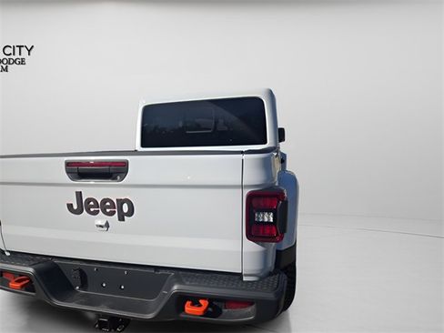 New 2026 Jeep Gladiator Mojave image 4