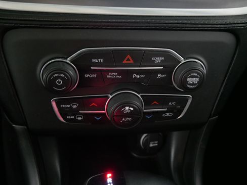 Used 2019 Dodge Charger SXT w/ Plus Group image 23