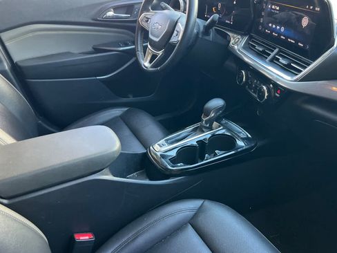 Used 2024 Chevrolet Trax ACTIV w/ Sunroof Package FWD image 18