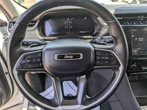 Used 2022 Jeep Grand Cherokee L Laredo w/ Luxury Tech Group I AWD/4WD image 30